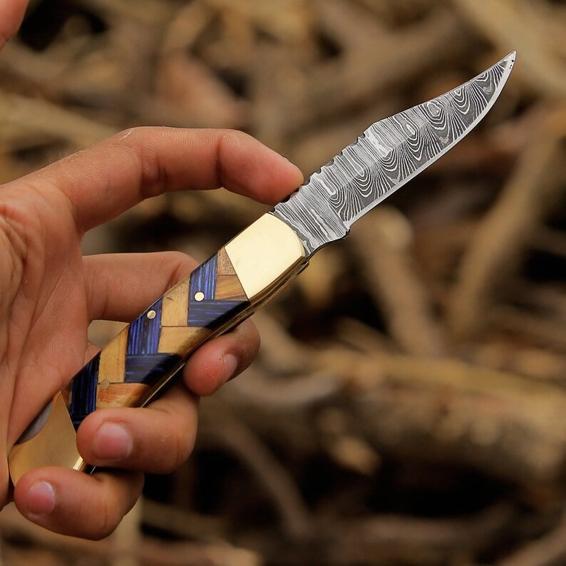 Hand-Forged Damascus Steel Zig Zag Folding Pocket Knife EDC knife | Wooden Handle and Twist Pattern Blade