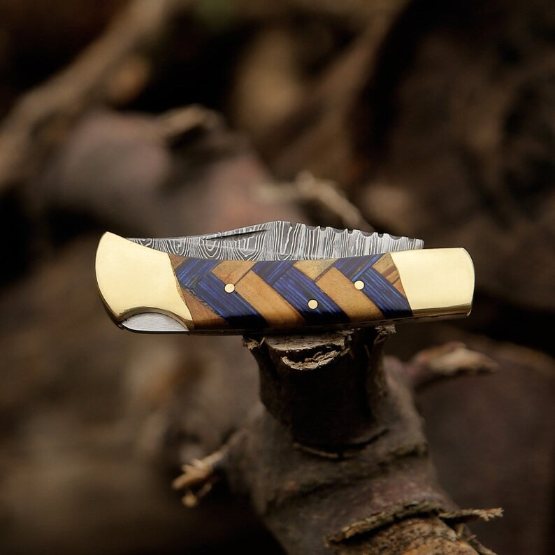 Hand-Forged Damascus Steel Zig Zag Folding Pocket Knife EDC knife | Wooden Handle and Twist Pattern Blade